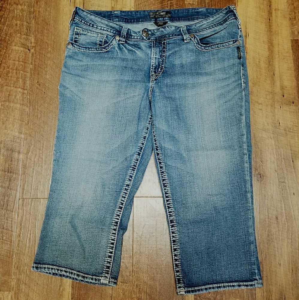 Women's Silver TUESDAY crop capris sz.18